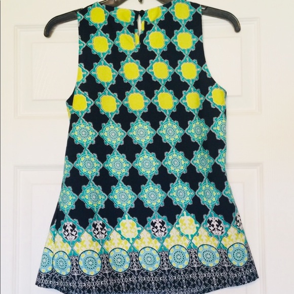 Banana Republic Seeveless Blouse - Picture 4 of 5